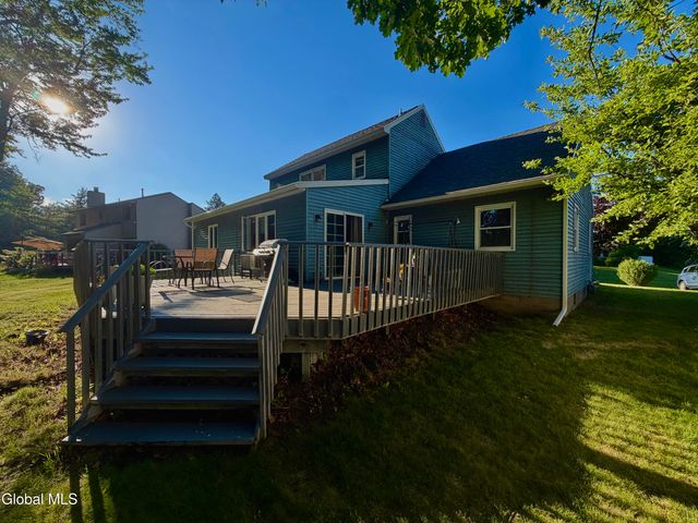 31 Laura Drive, Colonie, NY 12110