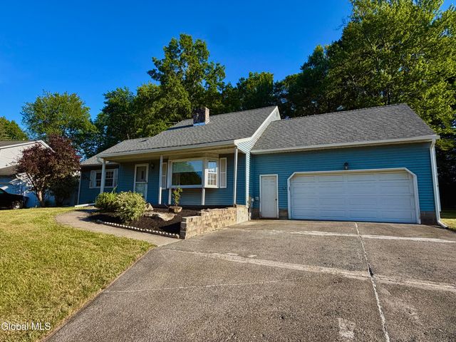 31 Laura Drive, Colonie, NY 12110