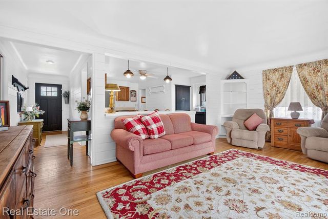 13704 Argyle Street, Southgate, MI 48195