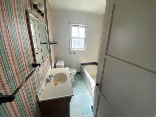 10958 S Budlong, Los Angeles, CA 90044