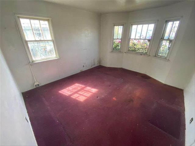 10958 S Budlong, Los Angeles, CA 90044