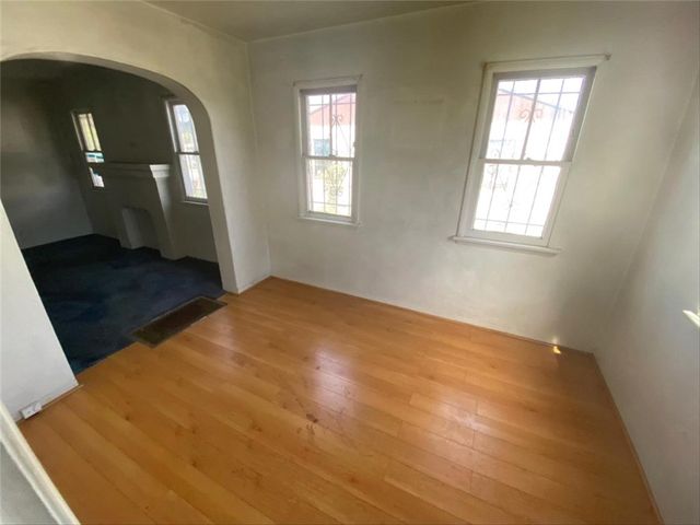 10958 S Budlong, Los Angeles, CA 90044