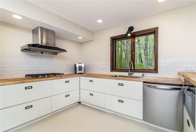 29 Woodbriar Lane, Chili, NY 14624