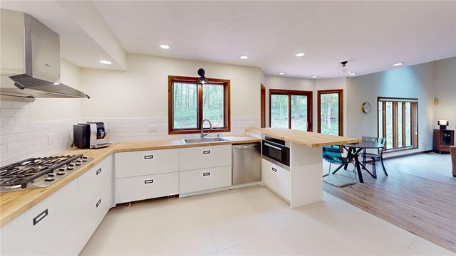 29 Woodbriar Lane, Chili, NY 14624