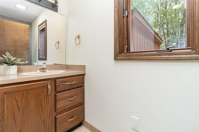 29 Woodbriar Lane, Chili, NY 14624