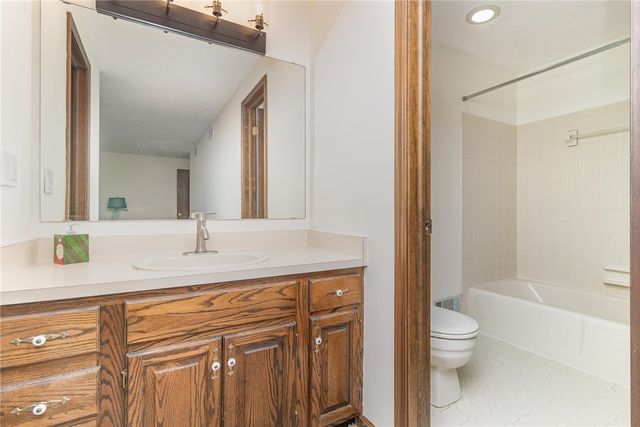 29 Woodbriar Lane, Chili, NY 14624