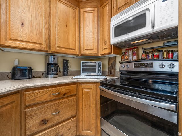4935 S MARIANNA DR, Taylorsville, UT 84129