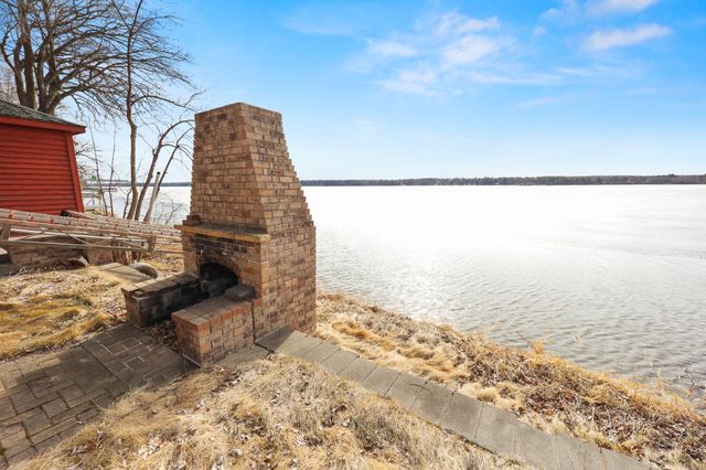 8818 Mogensen Shores Road, Brainerd, MN 56401