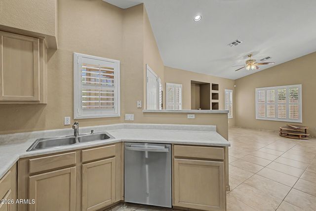 1750 W UNION HILLS Drive 78, Phoenix, AZ 85027