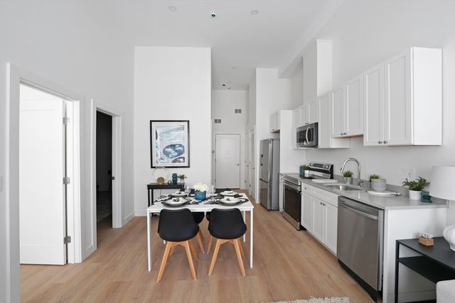 403 Division Street 17, Fall River, MA 02721