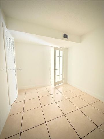 9310 Fontainebleau Blvd 203, Miami, FL 33172