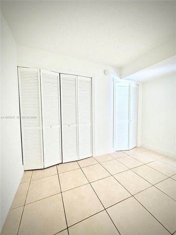 9310 Fontainebleau Blvd 203, Miami, FL 33172
