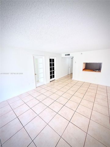 9310 Fontainebleau Blvd 203, Miami, FL 33172