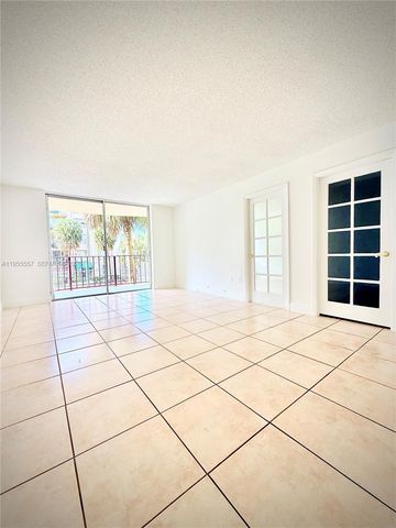 9310 Fontainebleau Blvd 203, Miami, FL 33172