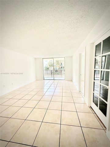 9310 Fontainebleau Blvd 203, Miami, FL 33172