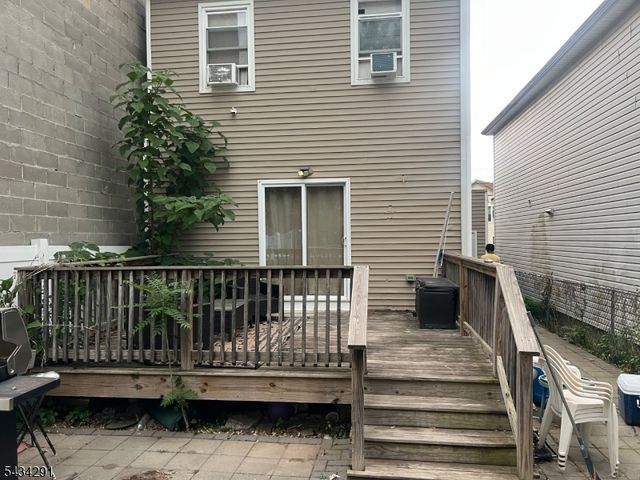 39 Jacob St, Newark City, NJ 07103