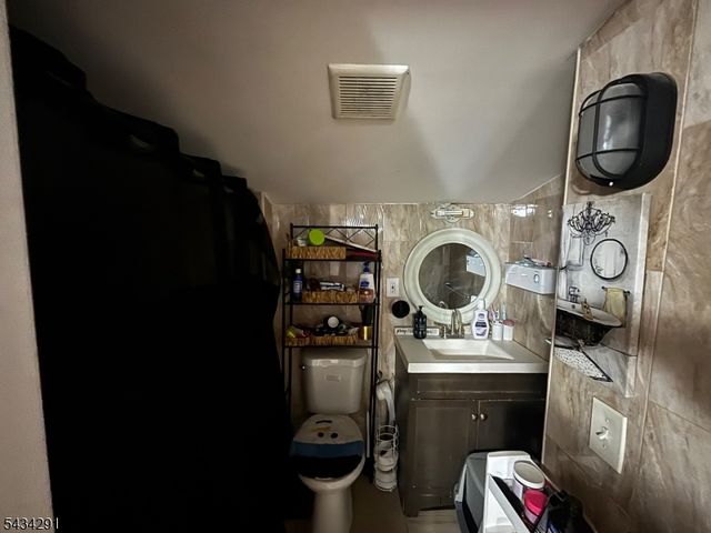 39 Jacob St, Newark City, NJ 07103