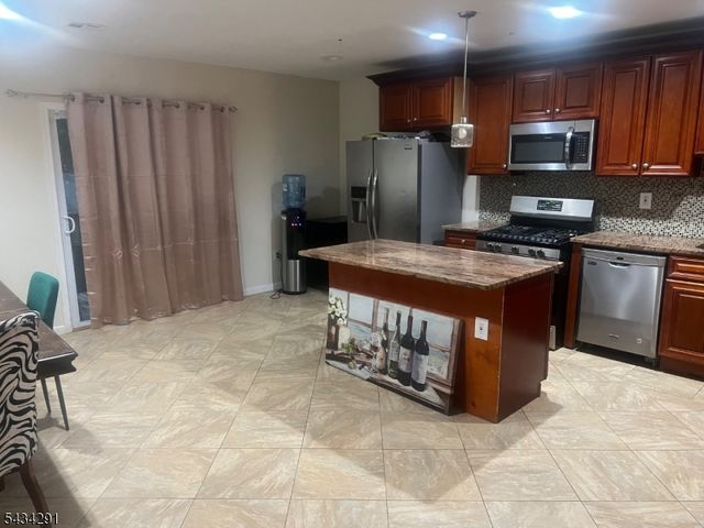 39 Jacob St, Newark City, NJ 07103