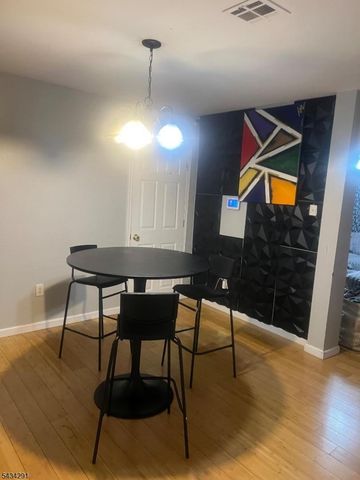 39 Jacob St, Newark City, NJ 07103