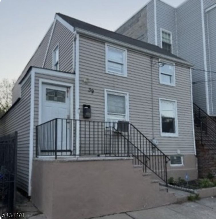 39 Jacob St, Newark City, NJ 07103