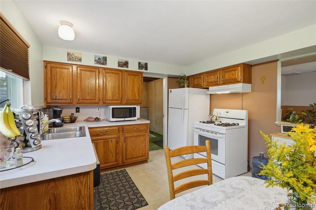 33929 Warren Road, Westland, MI 48185