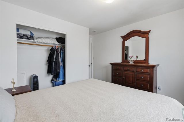 33929 Warren Road, Westland, MI 48185