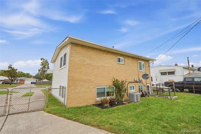33929 Warren Road, Westland, MI 48185