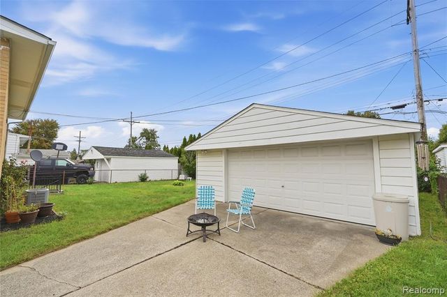33929 Warren Road, Westland, MI 48185