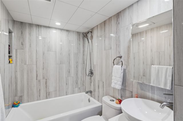 3936 E 8th Street, Des Moines, IA 50316