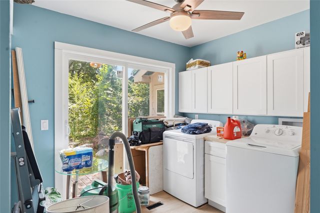 3936 E 8th Street, Des Moines, IA 50316