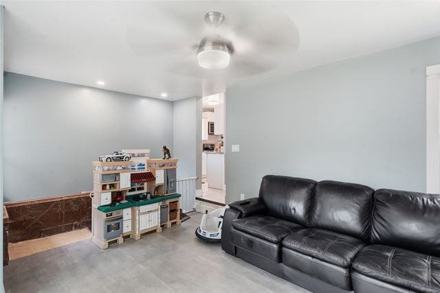3936 E 8th Street, Des Moines, IA 50316