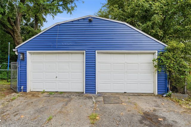 3936 E 8th Street, Des Moines, IA 50316