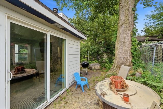 3936 E 8th Street, Des Moines, IA 50316