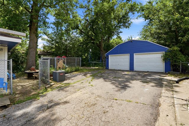 3936 E 8th Street, Des Moines, IA 50316