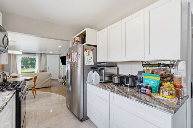 3936 E 8th Street, Des Moines, IA 50316