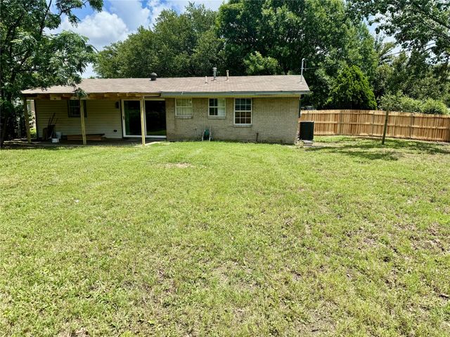 3633 Flamingo Way, Mesquite, TX 75150