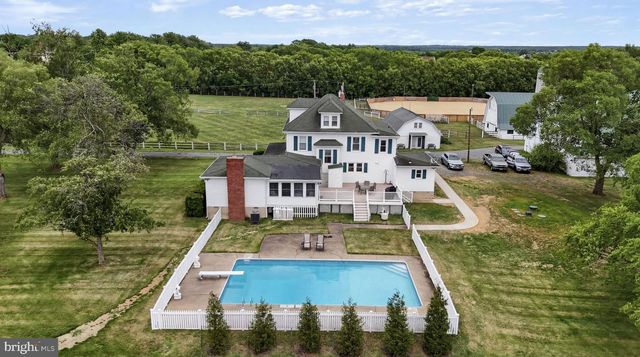 11605 PARKGATE DR, Nokesville, VA 20181
