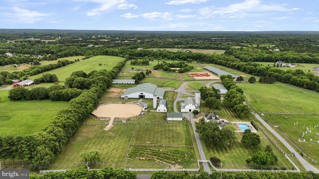 11605 PARKGATE DR, Nokesville, VA 20181