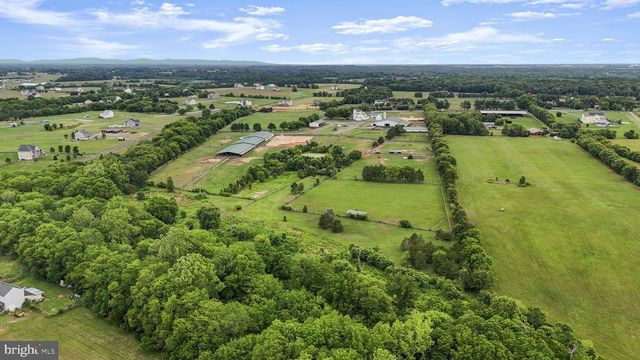 11605 PARKGATE DR, Nokesville, VA 20181