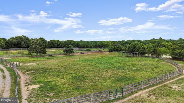 11605 PARKGATE DR, Nokesville, VA 20181