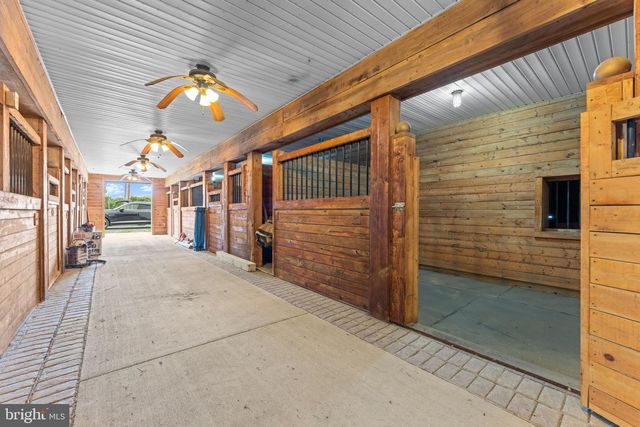 11605 PARKGATE DR, Nokesville, VA 20181