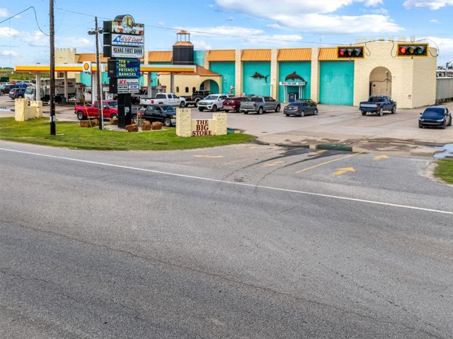 332 Atkinson Street, Port Bolivar, TX 77650