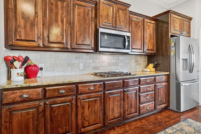 6000 Oak Creek, Midland, TX 79707