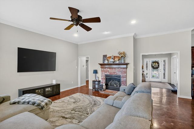 6000 Oak Creek, Midland, TX 79707