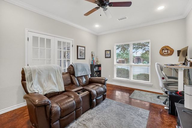 6000 Oak Creek, Midland, TX 79707