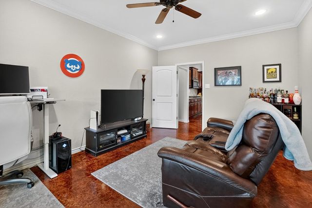 6000 Oak Creek, Midland, TX 79707