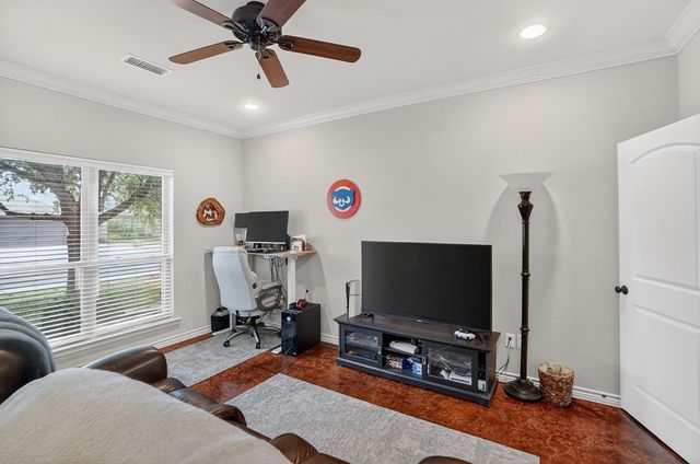 6000 Oak Creek, Midland, TX 79707