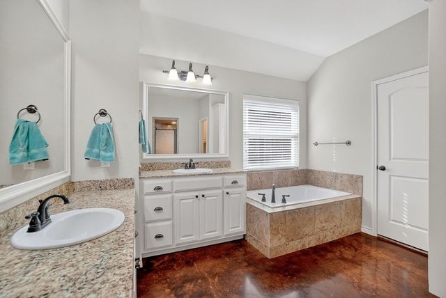 6000 Oak Creek, Midland, TX 79707