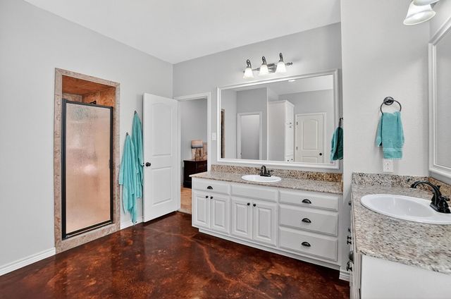 6000 Oak Creek, Midland, TX 79707