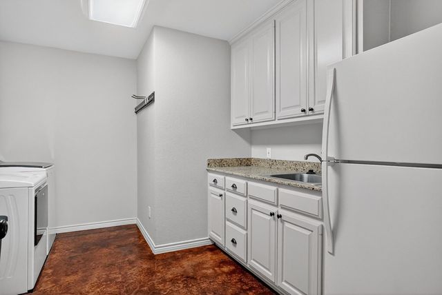 6000 Oak Creek, Midland, TX 79707